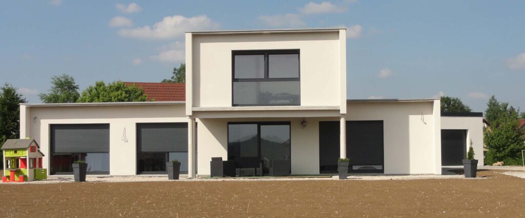 Travaux extérieurs à Orchamps-Vennes : maison moderne rénovée par la SARL Gauthier